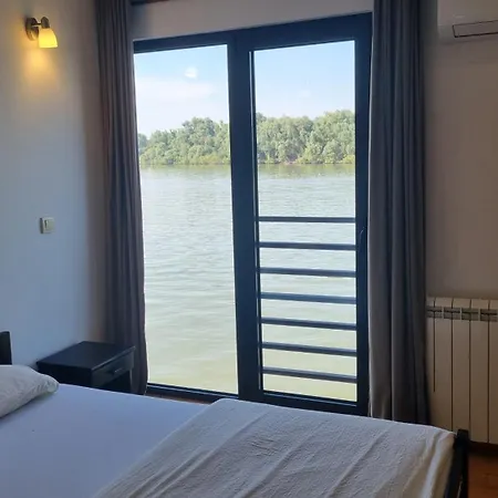 Bed & Breakfast Charlie 4*