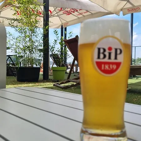 Couette-café Charlie 4*