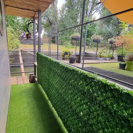 Charlie Bed & Breakfast