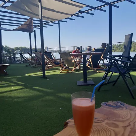 Charlie Couette-café Belgrade