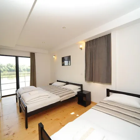 Charlie Bed & Breakfast