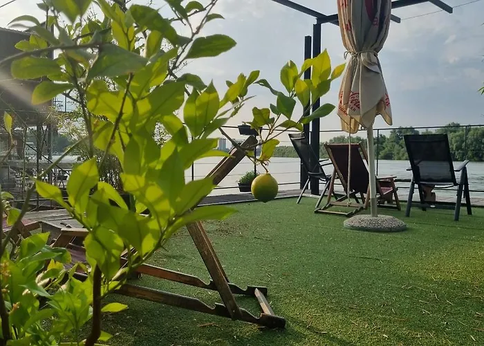 Charlie Βελιγράδι